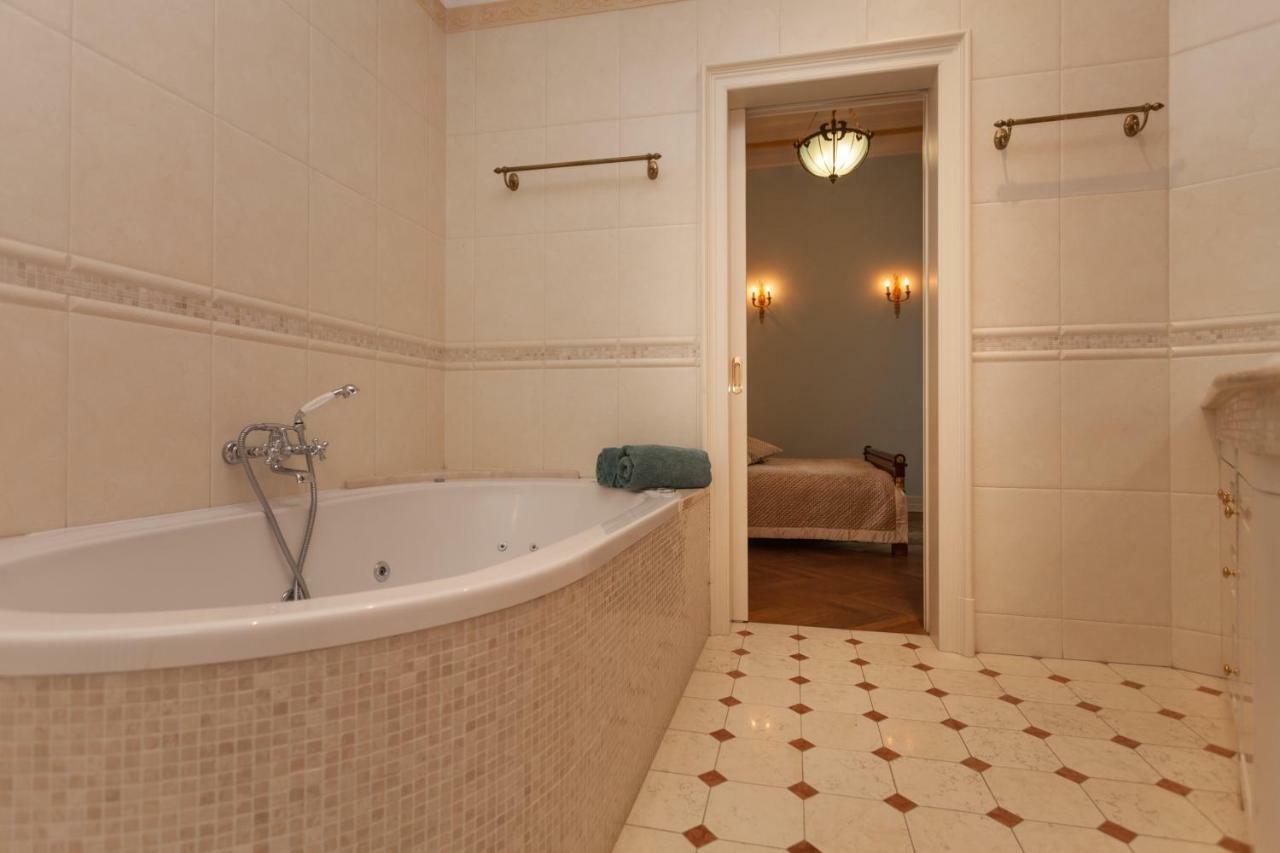Filip'S Palace Luxurious Apartment リュブリャナ エクステリア 写真