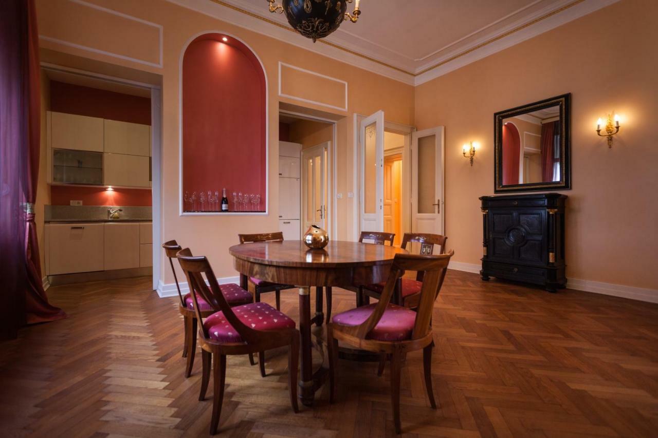 Filip'S Palace Luxurious Apartment リュブリャナ エクステリア 写真
