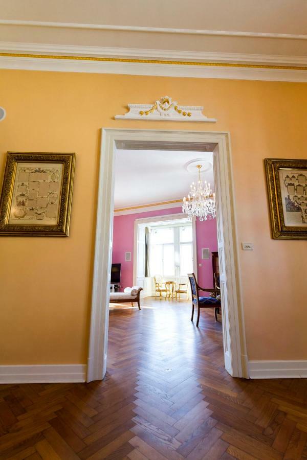 Filip'S Palace Luxurious Apartment リュブリャナ エクステリア 写真